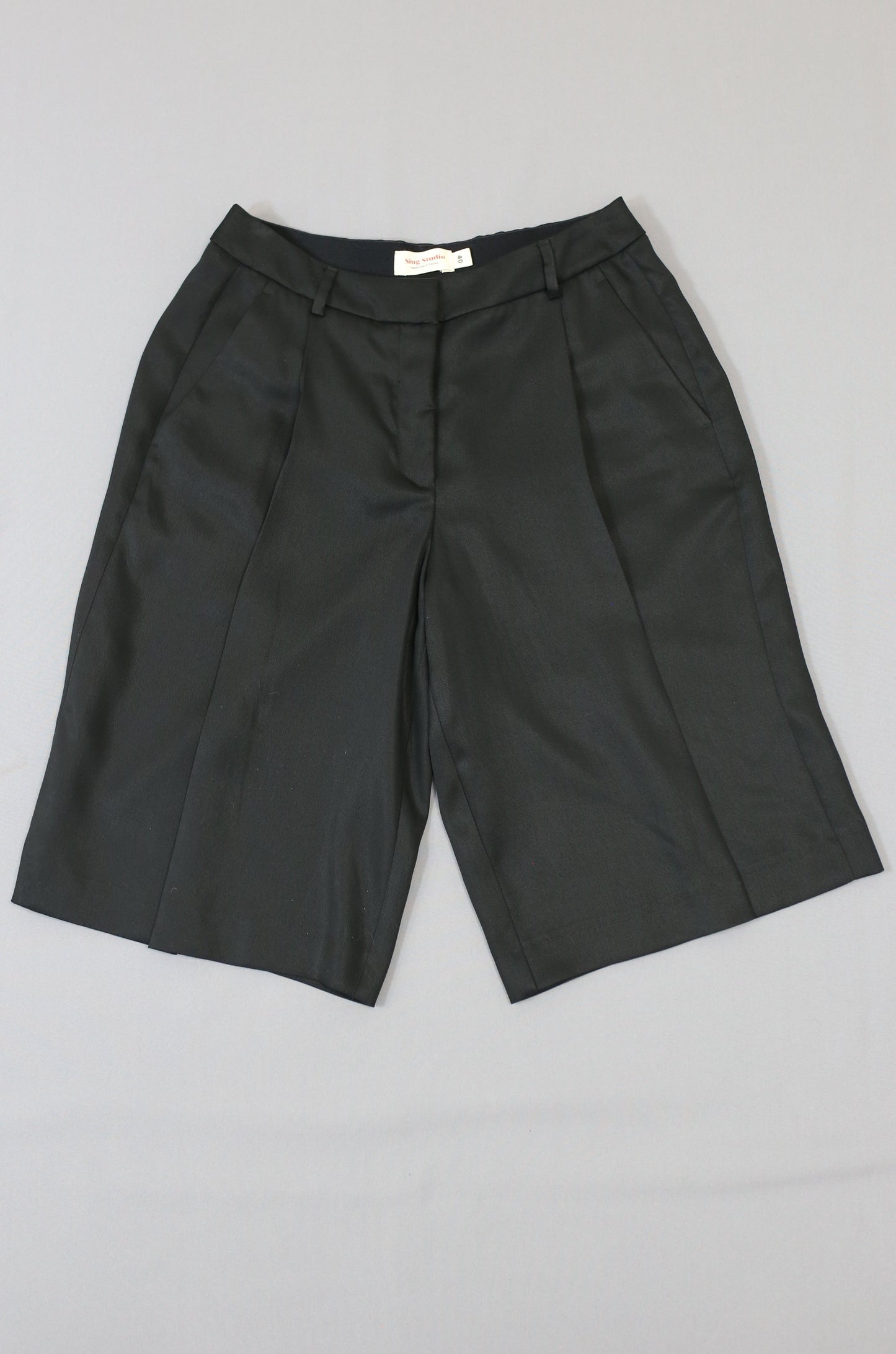 no 009/Two-piece suit with shorts